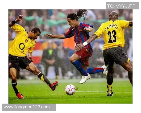 男生足球明星因庆祝进球露臀引发热议引发网友热议与讨论